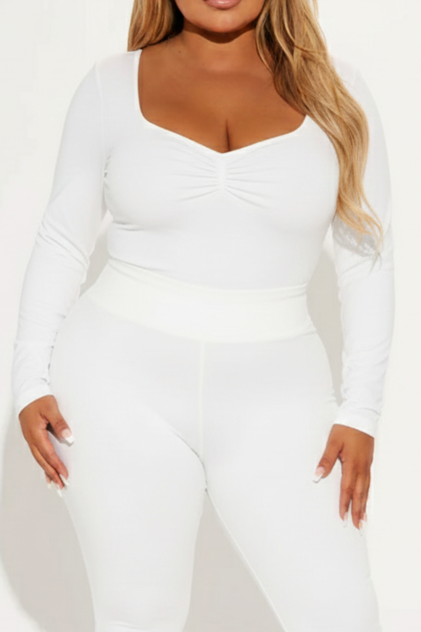 (CURVES) BAQI Signature Tatianna Longsleeves Sweetheart Neckline